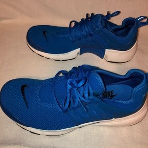 Running shoes